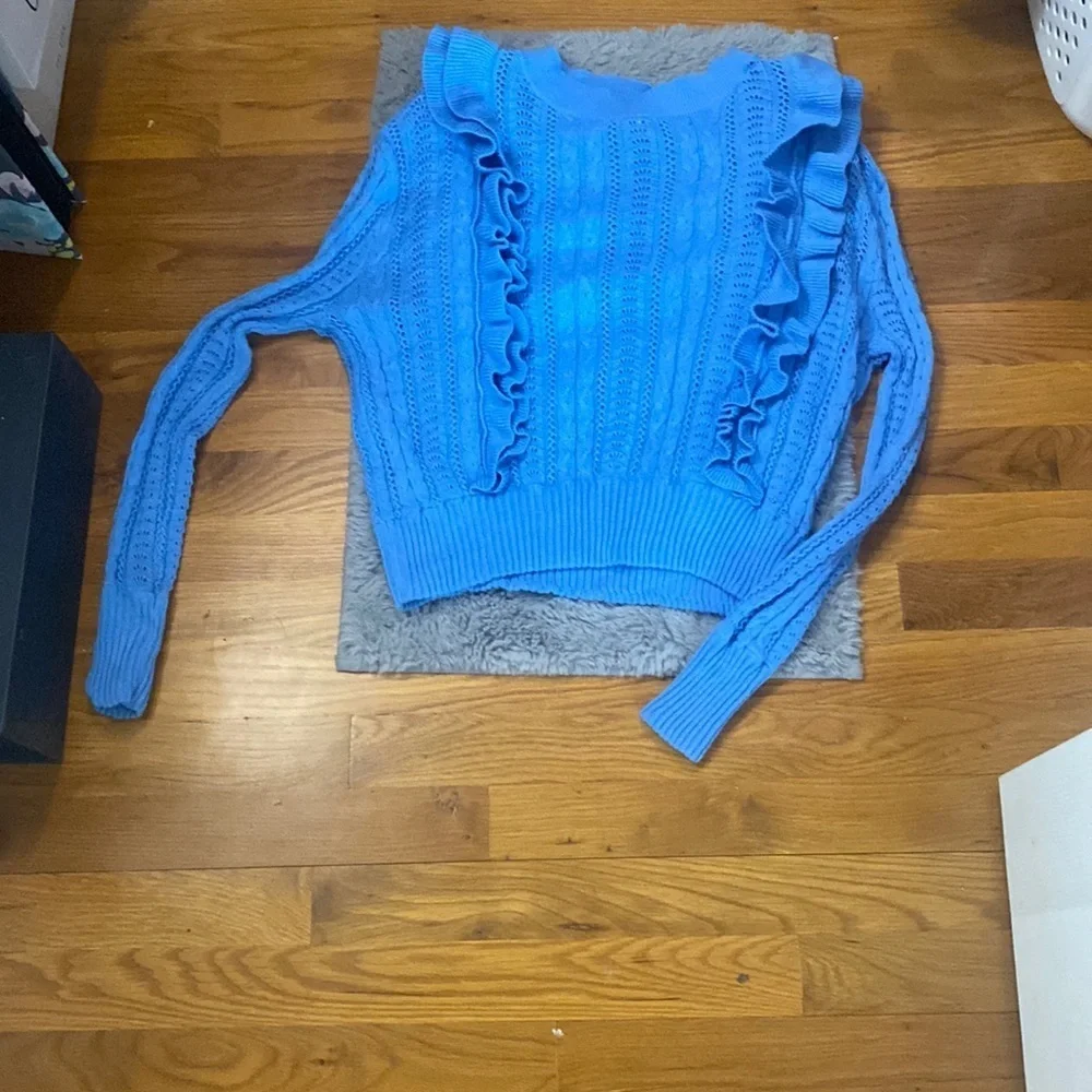 Francesca’s NWOT Ruffled pull over sweater - Picture 3 of 8